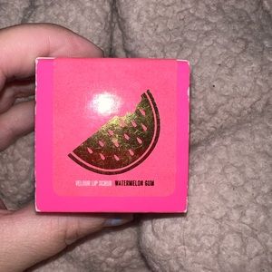 Jeffree star lip scrub